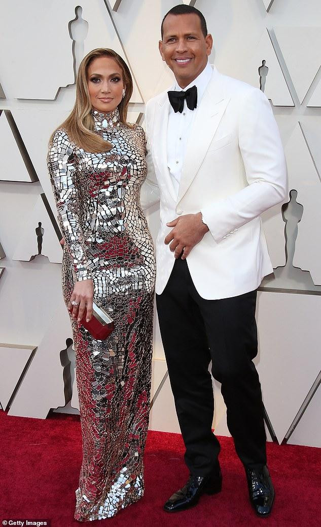 Jennifer và Rodriguez đang trong thời gian yêu xa.