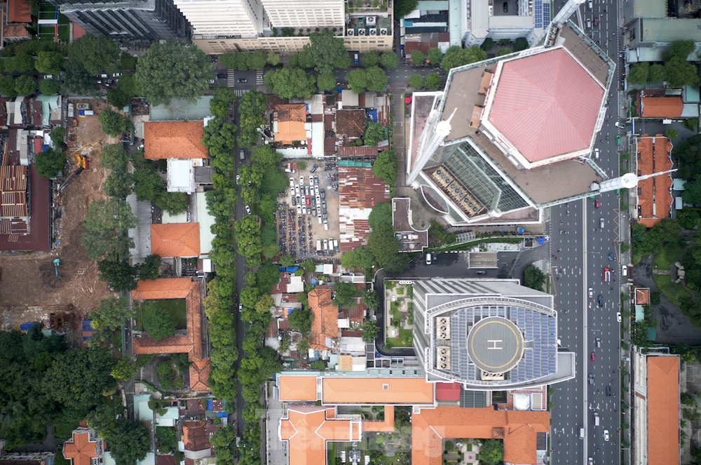 Trước đó, Thanh tra Chính phủ đã có kết luận về sai phạm tại dự án bất động sản ở số 33 Nguyễn Du và 34-36-42 Chu Mạnh Trinh và khiếu nại của các hộ dân liên quan đến dự án trên. Trước đó, Thanh tra Chính phủ đã có kết luận về sai phạm tại dự án bất động sản ở số 33 Nguyễn Du và 34-36-42 Chu Mạnh Trinh và khiếu nại của các hộ dân liên quan đến dự án trên.