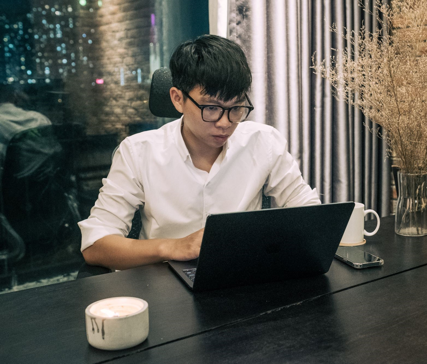 CEO Nguyễn Cảnh Trung. CEO Nguyễn Cảnh Trung.