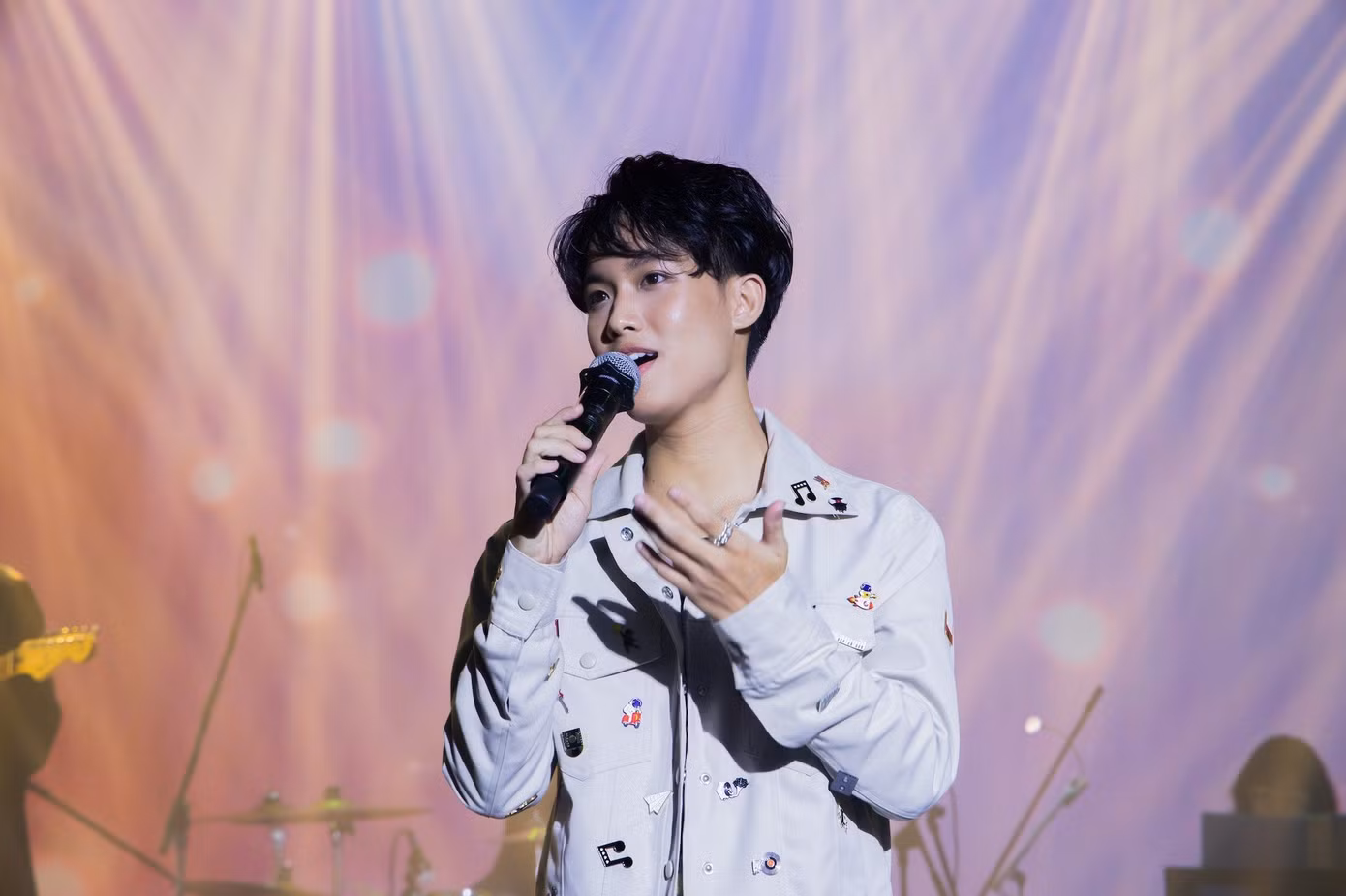 Ca - nhạc sĩ Võ Việt Phương.