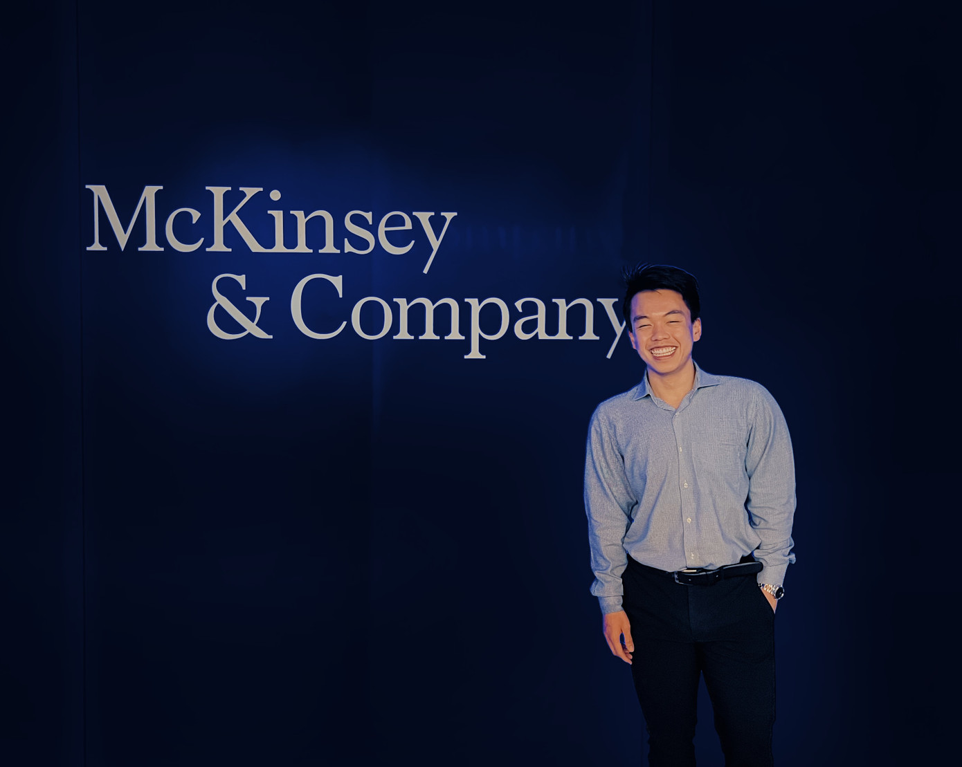 Nhật Tiến trở thành thực tập sinh tại McKinsey & Company (Chicago, Mỹ). Nhật Tiến trở thành thực tập sinh tại McKinsey & Company (Chicago, Mỹ).