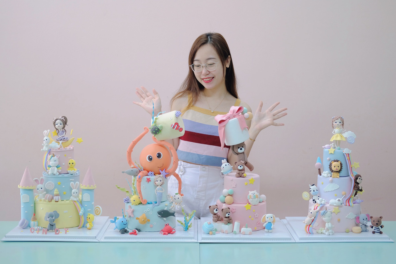 Nguyễn Thị Thùy Dương theo đuổi công việc làm bánh nghệ thuật.