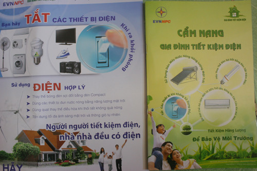 Tờ rơi và cẩm nang tiết kiệm điện cho hộ gia đình
