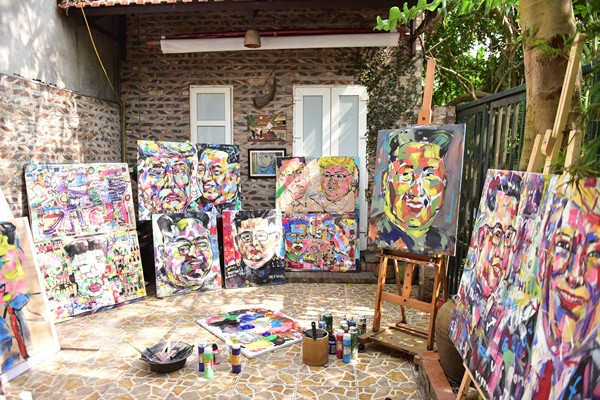 Quán cafe ngập tràn chân dung lãnh đạo Trump – Kim ảnh 2