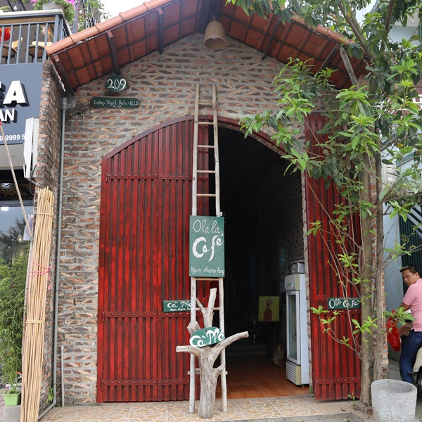 Quán cafe ngập tràn chân dung lãnh đạo Trump – Kim ảnh 1