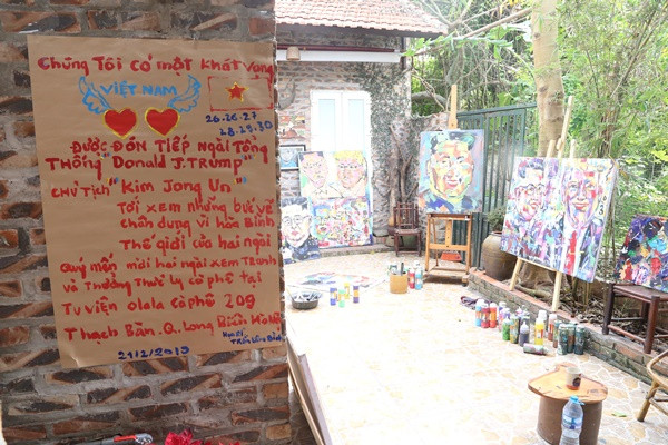 Quán cafe ngập tràn chân dung lãnh đạo Trump – Kim ảnh 5