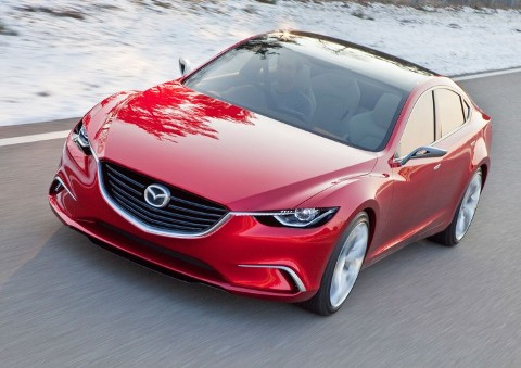 Mazda6(trên) bản concept Takeri