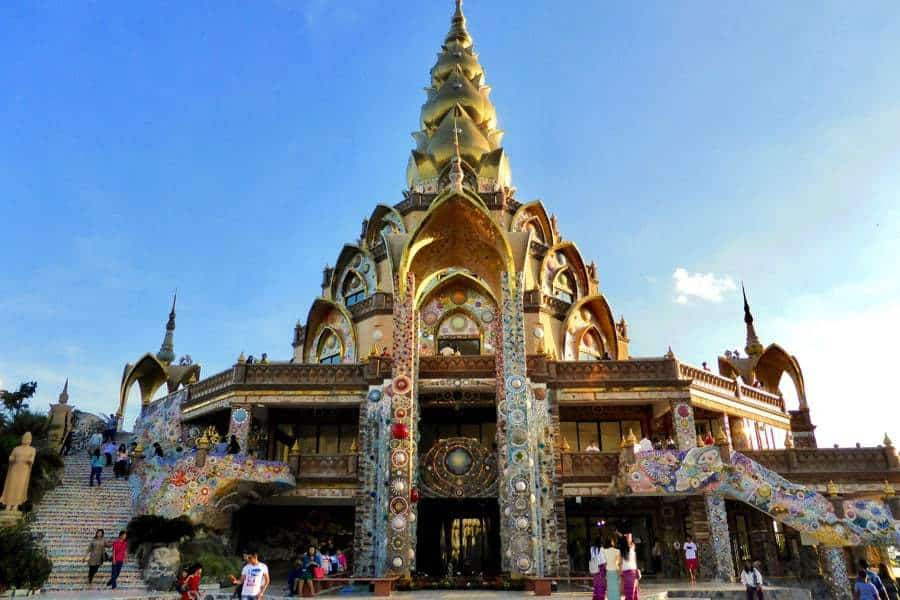 Chiêm ngưỡng ngôi đền trên vách thủy tinh - 'kỳ quan nhân tạo' độc đáo Thái Lan ảnh 5