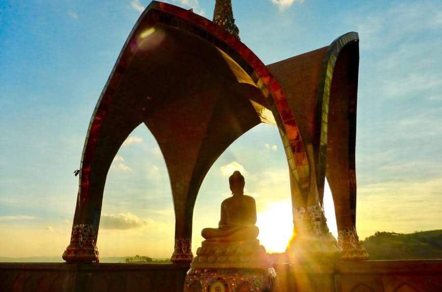 Chiêm ngưỡng ngôi đền trên vách thủy tinh - 'kỳ quan nhân tạo' độc đáo Thái Lan ảnh 7