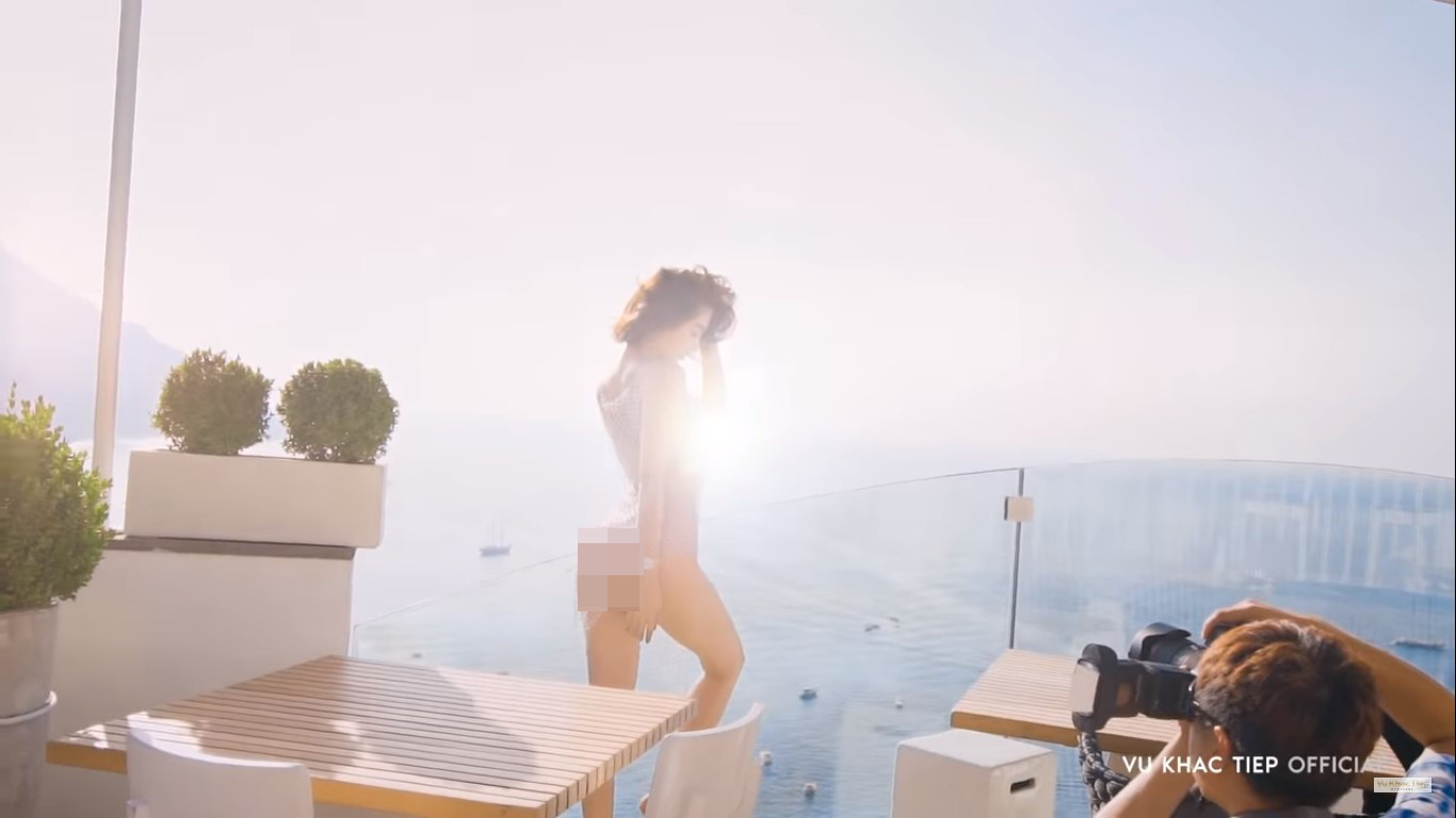 Ngọc Trinh lại khiến fans ‘hú hồn’ với ảnh khỏa thân ở tuổi 30 ảnh 5