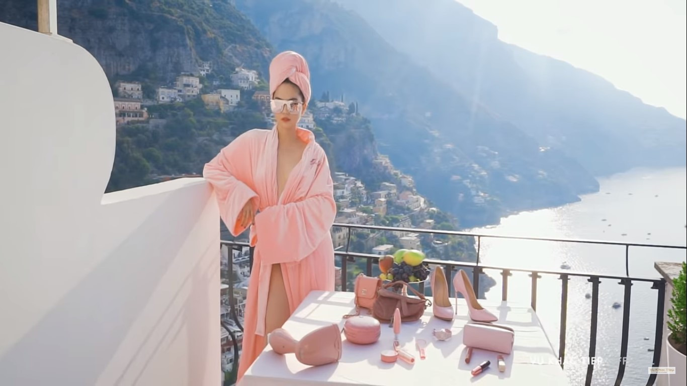 Ngọc Trinh lại khiến fans ‘hú hồn’ với ảnh khỏa thân ở tuổi 30 ảnh 6