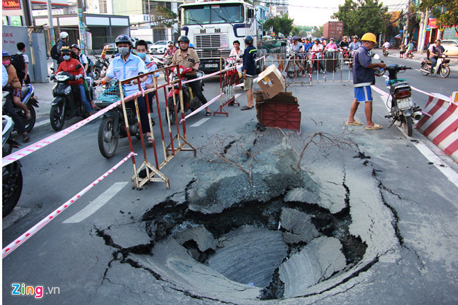 Bản tin 8H: Bệnh nhân tâm thần trốn viện, đập phá rồi trộm cắp náo loạn khu chợ ảnh 1