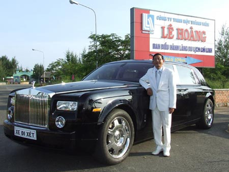  Đại gia Lê Ân bên chiếc siêu xe của mình