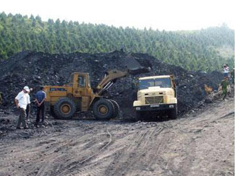 Một động than trái phép tại Đông Triều, Quảng Ninh