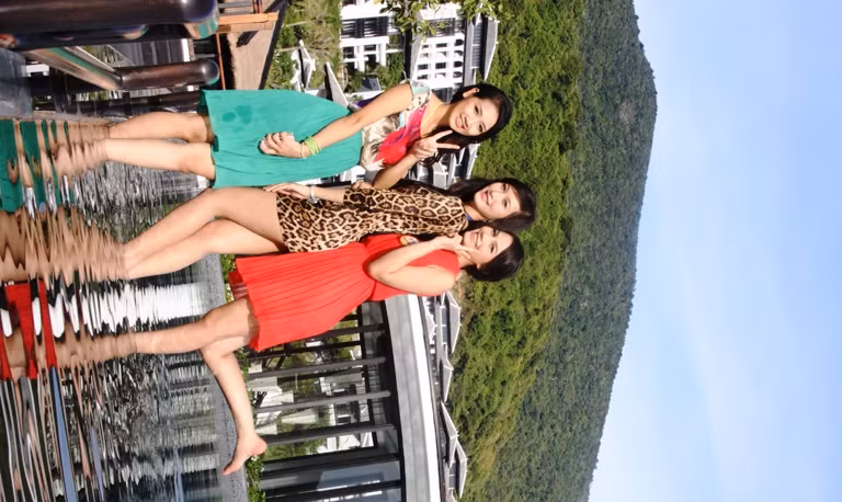 Và khoe vẻ đẹp hồn nhiên