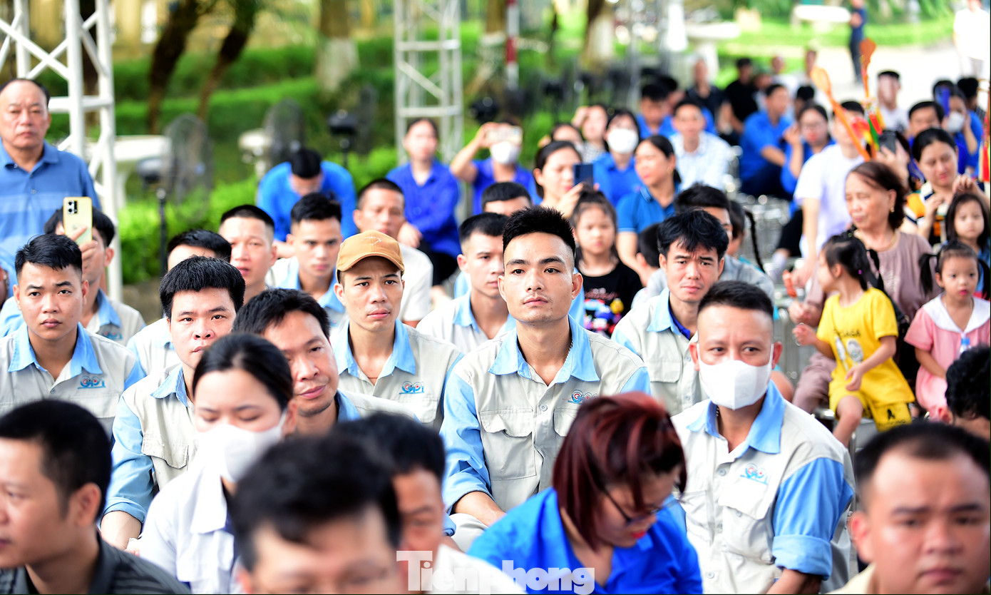 Đông đảo thanh niên công nhân tham gia các hoạt động tại chương trình. Ảnh: Xuân Tùng Đông đảo thanh niên công nhân tham gia các hoạt động tại chương trình. Ảnh: Xuân Tùng