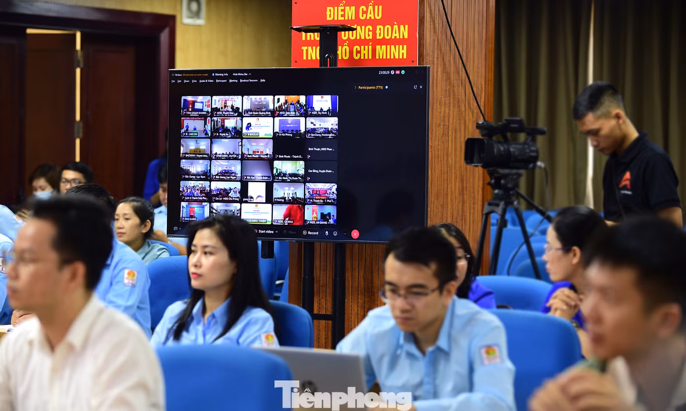 Bí thư T.Ư Đoàn, Chủ tịch Hội đồng Đội Trung ương Nguyễn Phạm Duy Trang; cán bộ Hội đồng Đội các tỉnh, thành phố tại Hội nghị. Ảnh: Xuân Tùng