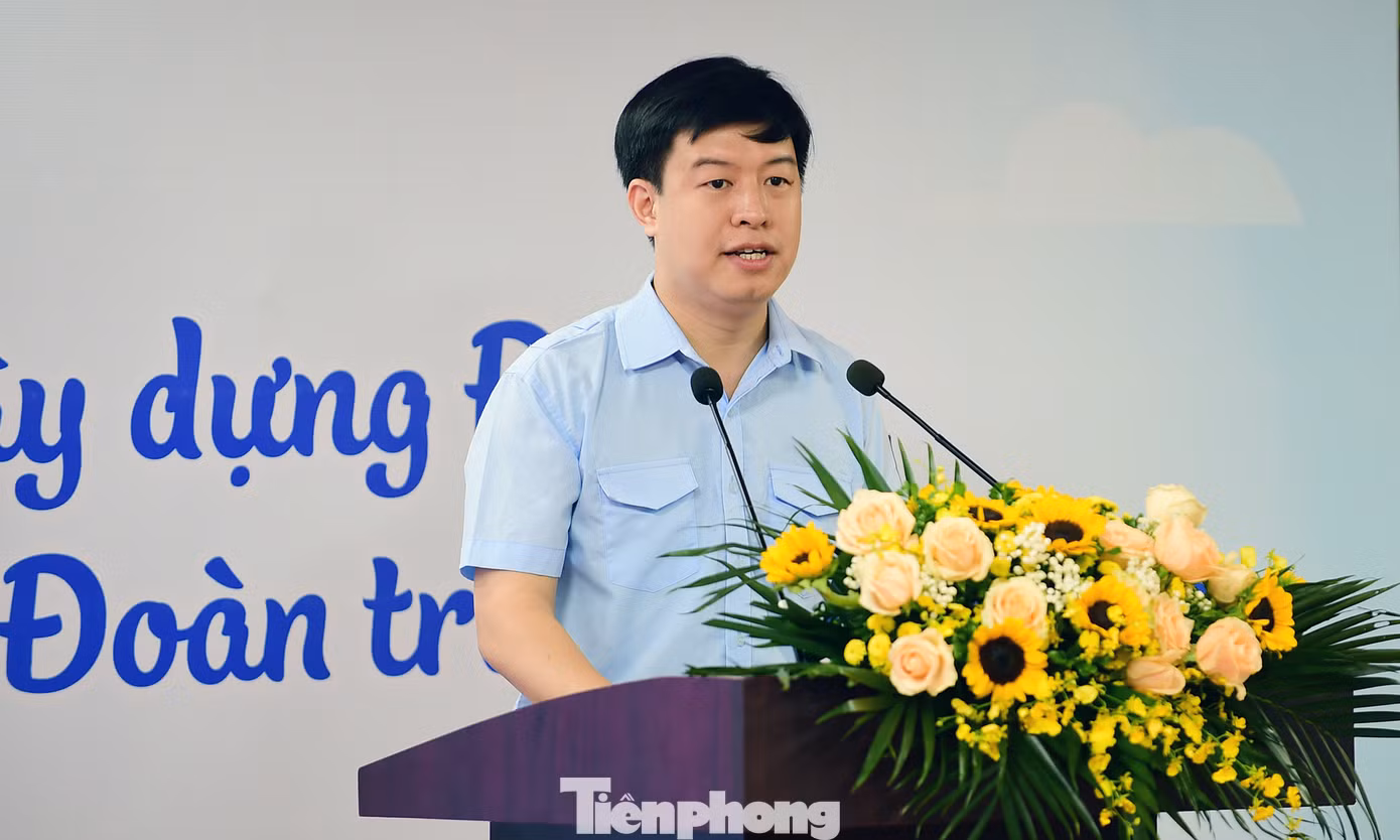 Phó Chủ tịch thường trực Hội đồng Đội Trung ương Lê Hải Long phát biểu khai mạc hội nghị. Ảnh: Xuân Tùng