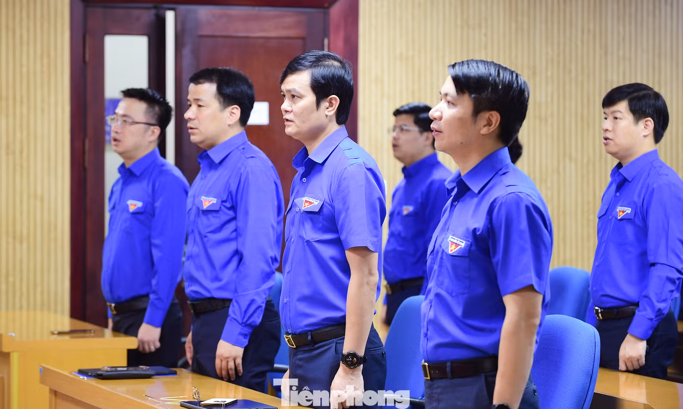 Lãnh đạo, cán bộ cơ quan T.Ư Đoàn tham dự lễ chào cờ tháng 8. Ảnh: Xuân Tùng Lãnh đạo, cán bộ cơ quan T.Ư Đoàn tham dự lễ chào cờ tháng 8. Ảnh: Xuân Tùng