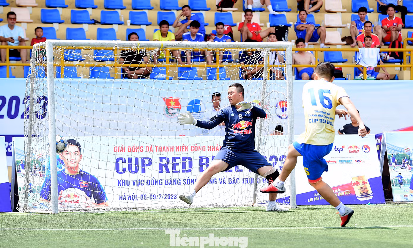 Với thành tích này, đội Hyundai Thành Công VN FC giành vé vào vòng Chung kết toàn quốc Giải bóng đá Thanh niên công nhân Cup Red Bull 2023 sẽ diễn ra vào tháng 11/2023 tại Thủ đô Hà Nội. Vòng chung kết có 6 đội nhất và 2 đội xếp nhì bảng có thành tích tốt nhất ở các khu vực và thi đấu tranh các giải. Tổng giá trị các giải thưởng của Giải bóng đá Thanh niên công nhân - Cúp Red Bull năm 2023 trị giá hơn 500 triệu đồng.
