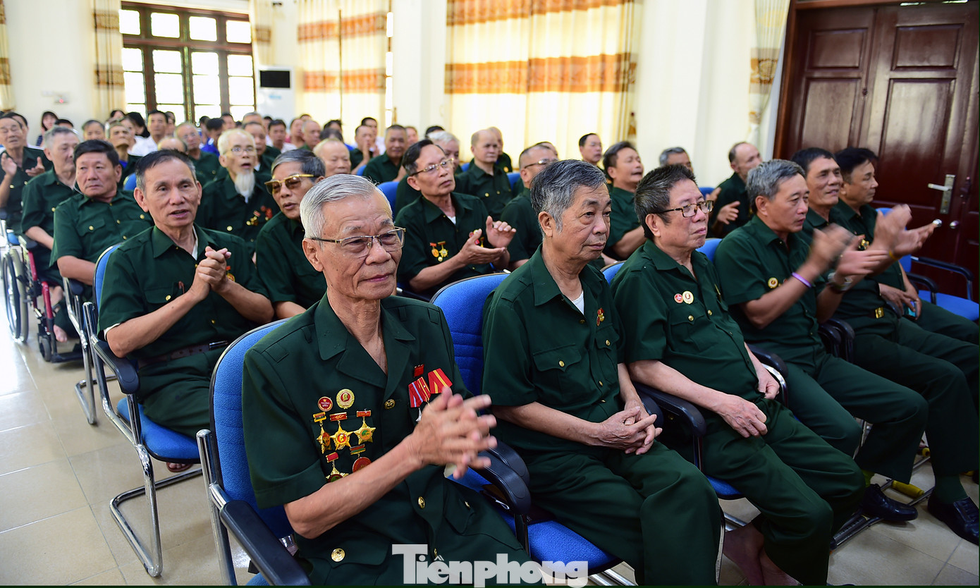Thương bệnh binh, người có công đang điều trị tại trung tâm. Ảnh: Xuân Tùng