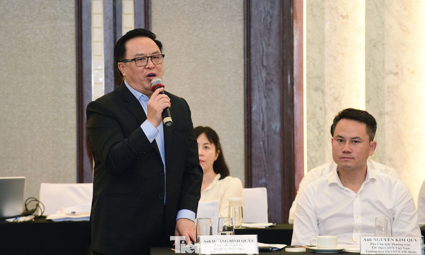 Ông Hoàng Bình Quân phát biểu tại hội nghị. Ảnh: Xuân Tùng