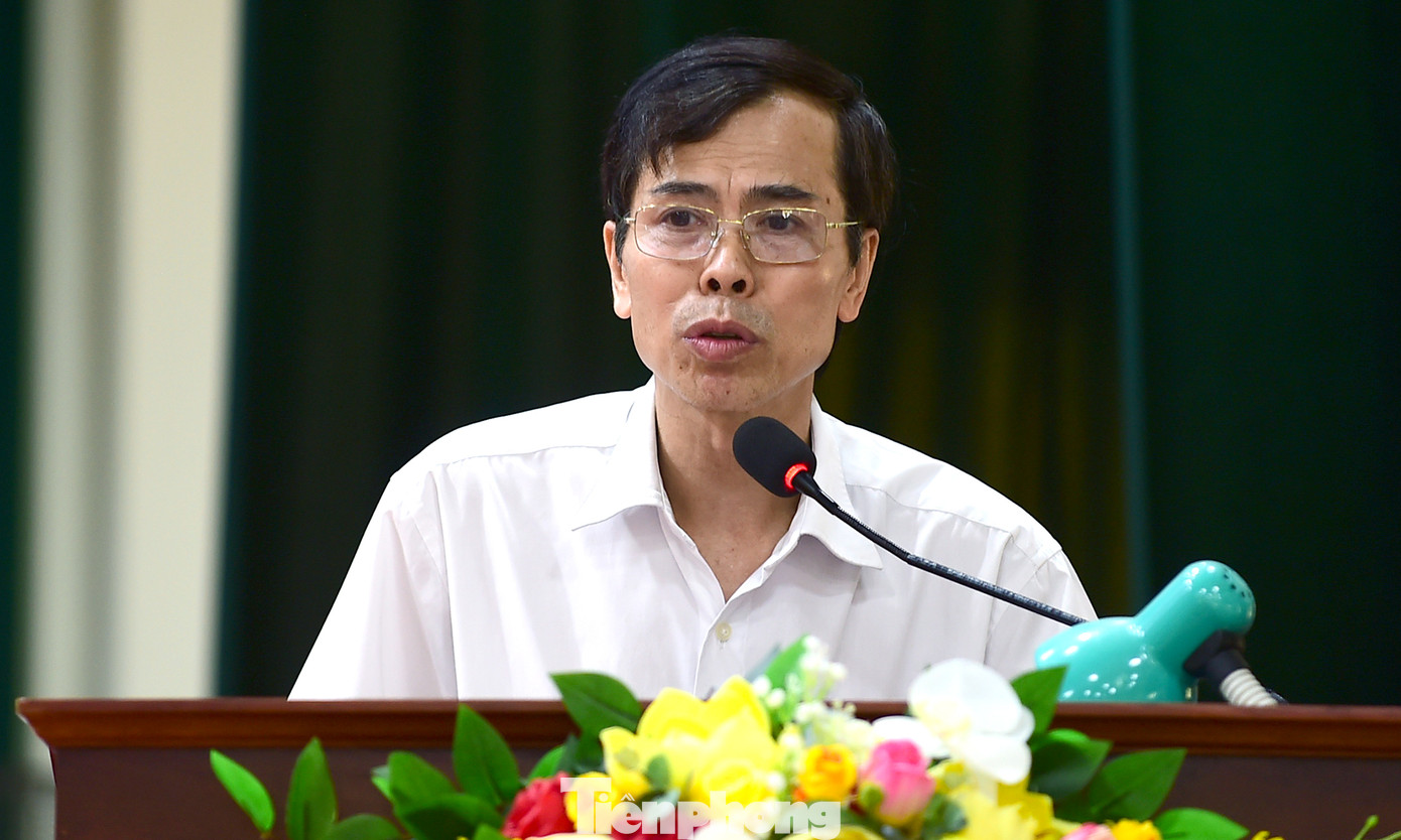 Giám đốc Trung tâm điều dưỡng thương binh Kim Bảng Nguyễn Minh Tuấn phát biểu tại chương trình. Ảnh: Xuân Tùng