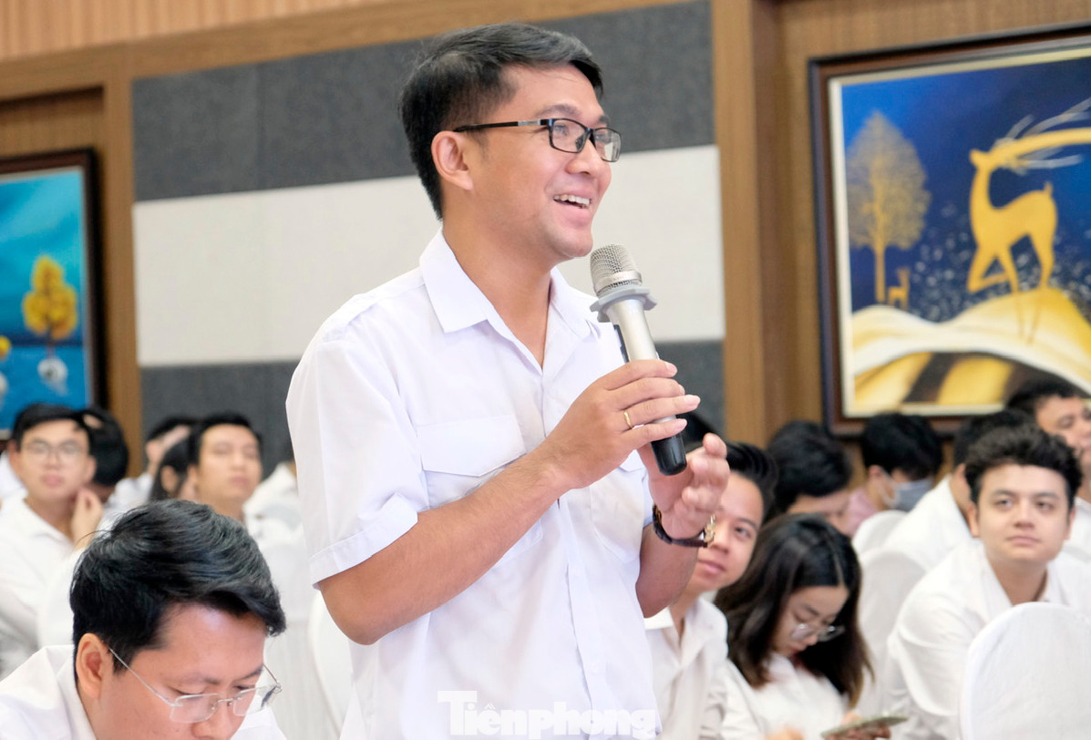 Anh Trần Đăng Khoa phát biểu ý kiến tại hội nghị. Ảnh: Châu Linh Anh Trần Đăng Khoa phát biểu ý kiến tại hội nghị. Ảnh: Châu Linh