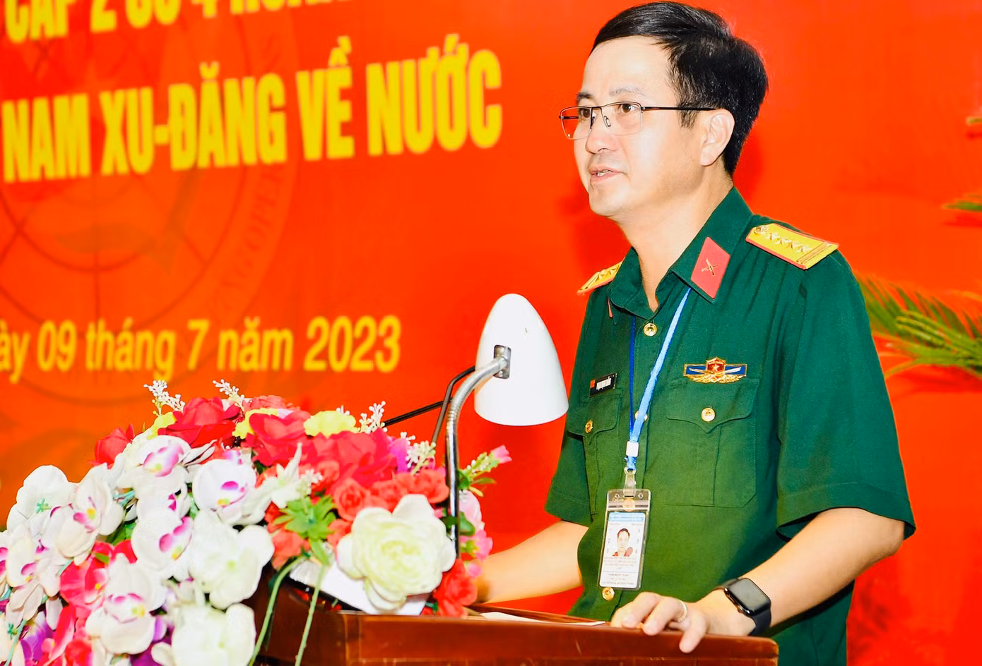 Đại tá Phạm Mạnh Thắng phát biểu tại lễ đoàn cán bộ, nhân viên Bệnh viện dã chiến cấp 2 số 4.