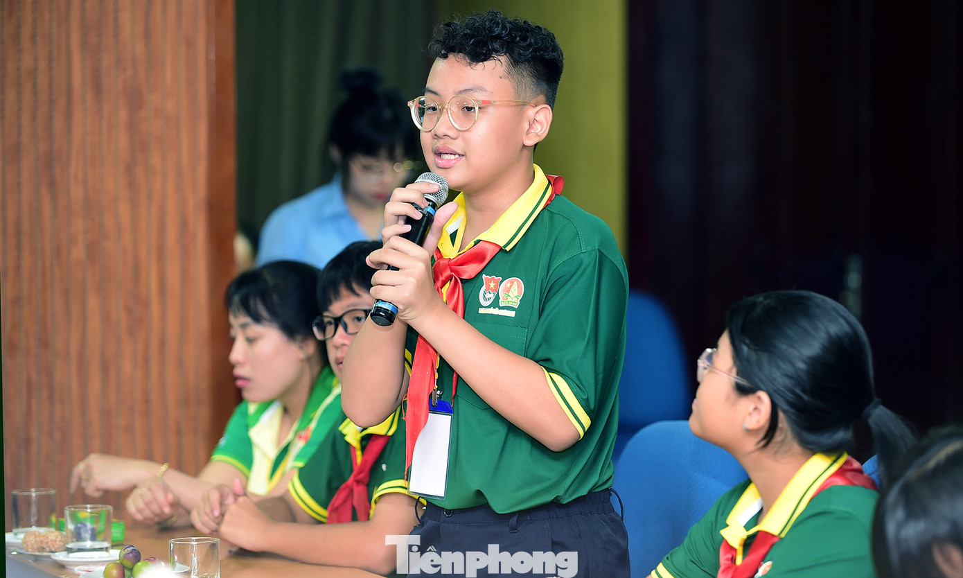 Nhiều ý kiến, đề xuất đã được các đại biểu thiếu nhi tham gia hành trình chia sẻ tại buổi gặp mặt. Ảnh: Xuân Tùng Nhiều ý kiến, đề xuất đã được các đại biểu thiếu nhi tham gia hành trình chia sẻ tại buổi gặp mặt. Ảnh: Xuân Tùng