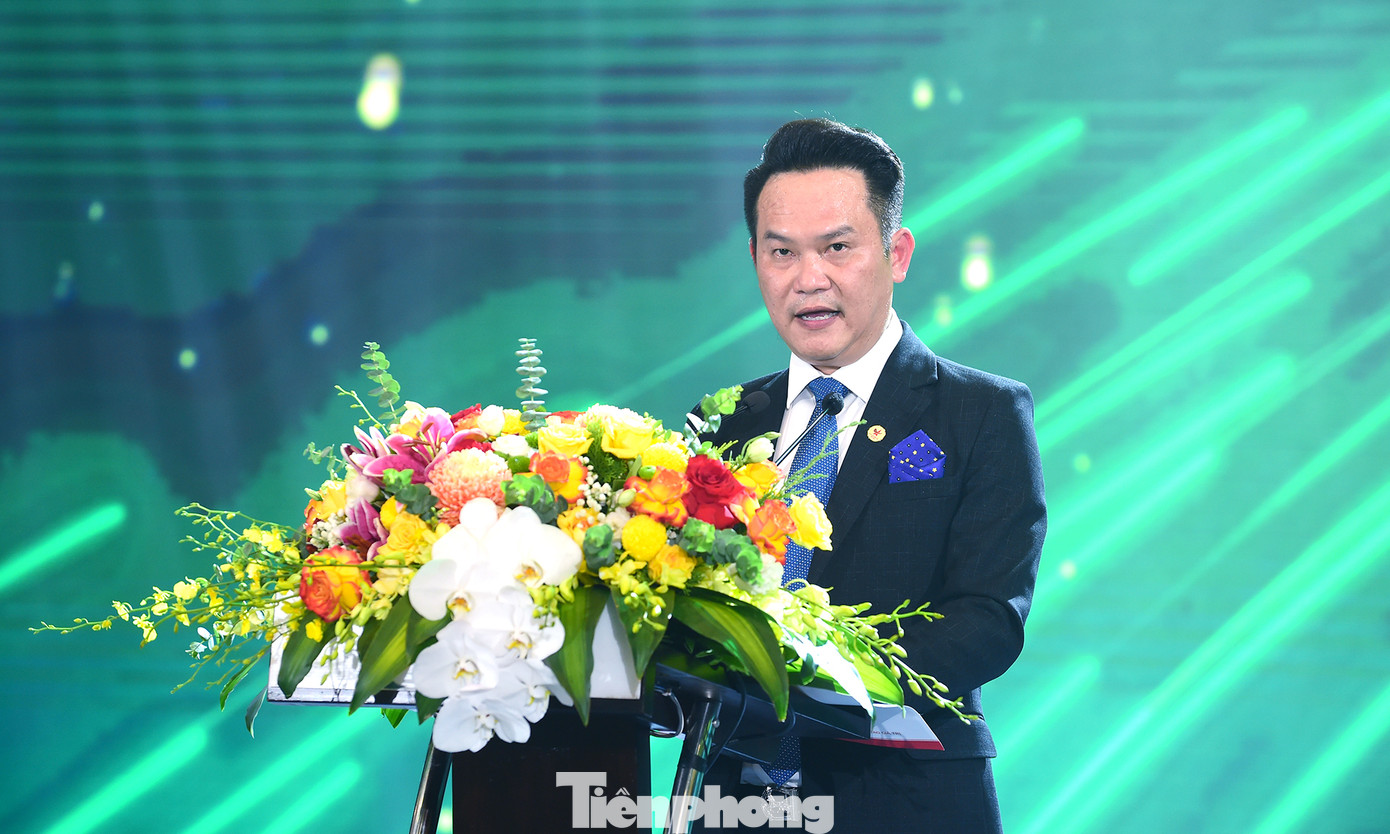 Chủ tịch Hội Doanh nhân trẻ Việt Nam Đặng Hồng Anh phát biểu tại chương trình. Ảnh: Xuân Tùng