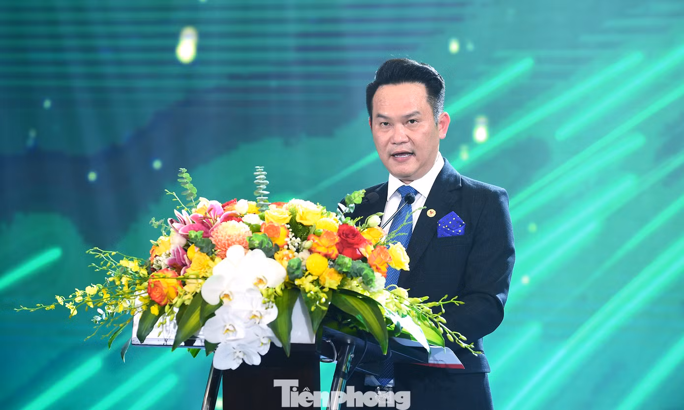 Chủ tịch Hội Doanh nhân trẻ Việt Nam Đặng Hồng Anh phát biểu tại chương trình. Ảnh: Xuân Tùng