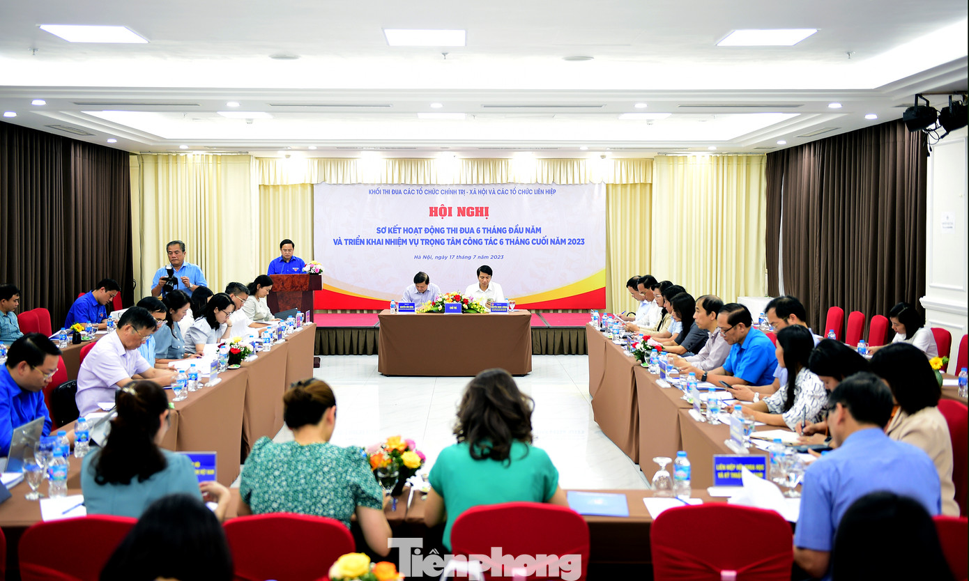 Hội nghị sơ kết hoạt động thi đua 6 tháng đầu năm 2023. Ảnh: Xuân Tùng