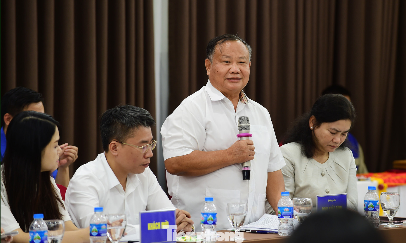 Đại biểu phát biểu ý kiến, đề xuất tại hội nghị. Ảnh: Xuân Tùng