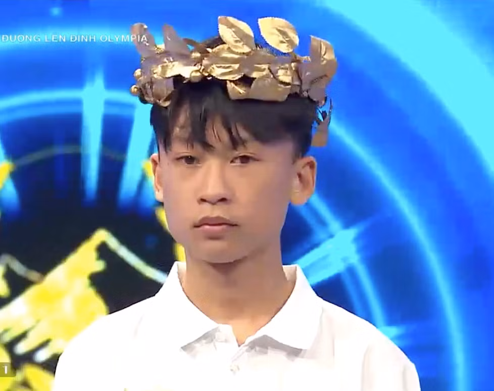 Quang Minh giành được vòng nguyệt quế trận tuần 3 tháng 1 quý IV và xác lập kỷ lục mới tổng điểm ở Olympia 23. Quang Minh giành được vòng nguyệt quế trận tuần 3 tháng 1 quý IV và xác lập kỷ lục mới tổng điểm ở Olympia 23.