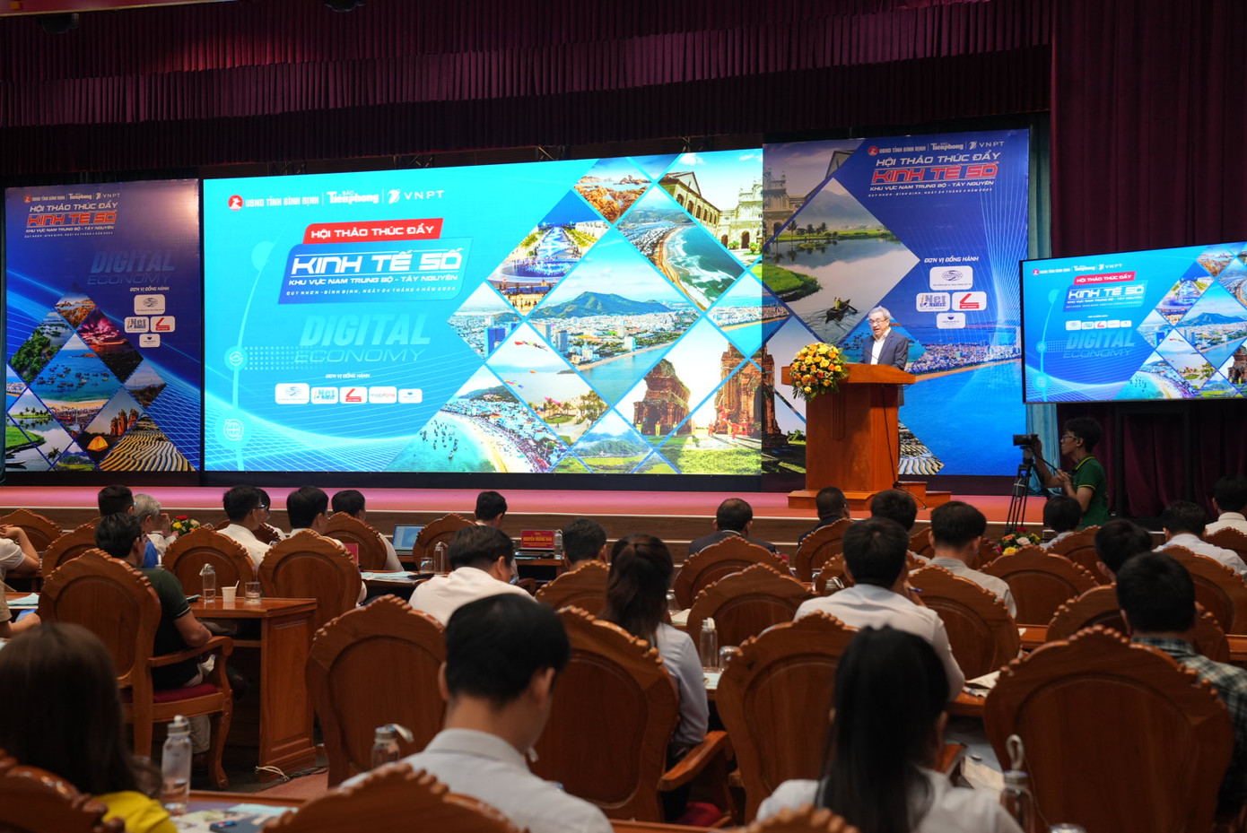 Theo Thứ trưởng Bộ TT&TT, mỗi vùng cần hình thành một trung tâm chuyển đổi số Theo Thứ trưởng Bộ TT&TT, mỗi vùng cần hình thành một trung tâm chuyển đổi số