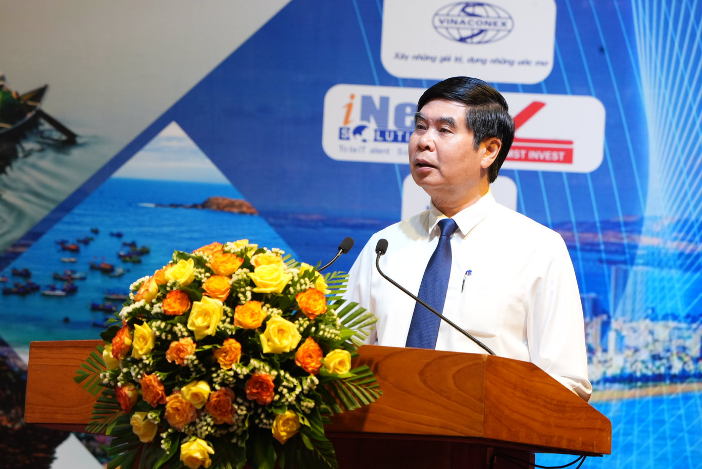 Phó Chủ tịch UBND tỉnh Bình Định Lâm Hải Giang phát biểu chào mừng Hội thảo Phó Chủ tịch UBND tỉnh Bình Định Lâm Hải Giang phát biểu chào mừng Hội thảo