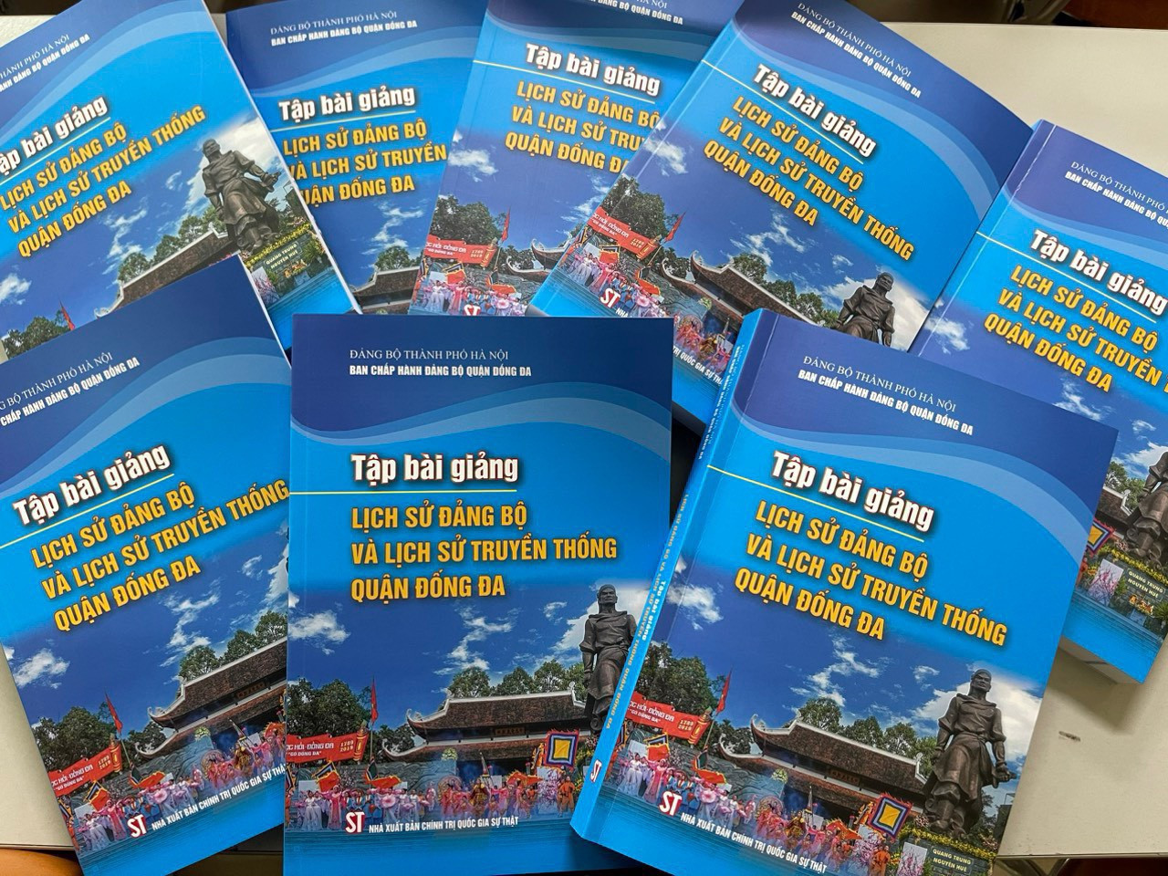 “Tập bài giảng Lịch sử Đảng bộ và lịch sử truyền thống quận Đống Đa” được biên soạn và giảng dạy thường xuyên và đa dạng với học sinh các cấp trên địa bàn quận Đống Đa “Tập bài giảng Lịch sử Đảng bộ và lịch sử truyền thống quận Đống Đa” được biên soạn và giảng dạy thường xuyên và đa dạng với học sinh các cấp trên địa bàn quận Đống Đa