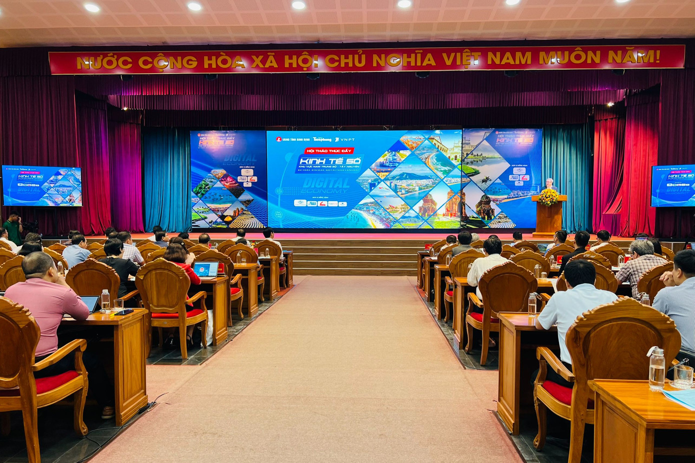 Hội thảo “Thúc đẩy Kinh tế số khu vực Nam Trung Bộ và Tây Nguyên” có sự tham gia của nhiều bộ, ngành, địa phương và các chuyên gia, doanh nghiệp Hội thảo “Thúc đẩy Kinh tế số khu vực Nam Trung Bộ và Tây Nguyên” có sự tham gia của nhiều bộ, ngành, địa phương và các chuyên gia, doanh nghiệp