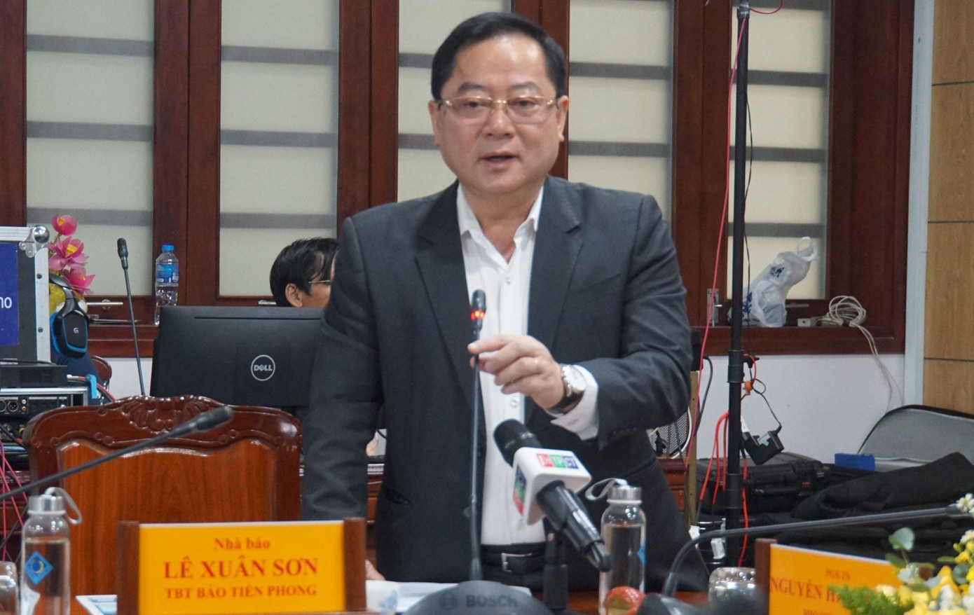 Nhà báo Lê Xuân Sơn - Tổng Biên tập báo Tiền Phong Nhà báo Lê Xuân Sơn - Tổng Biên tập báo Tiền Phong