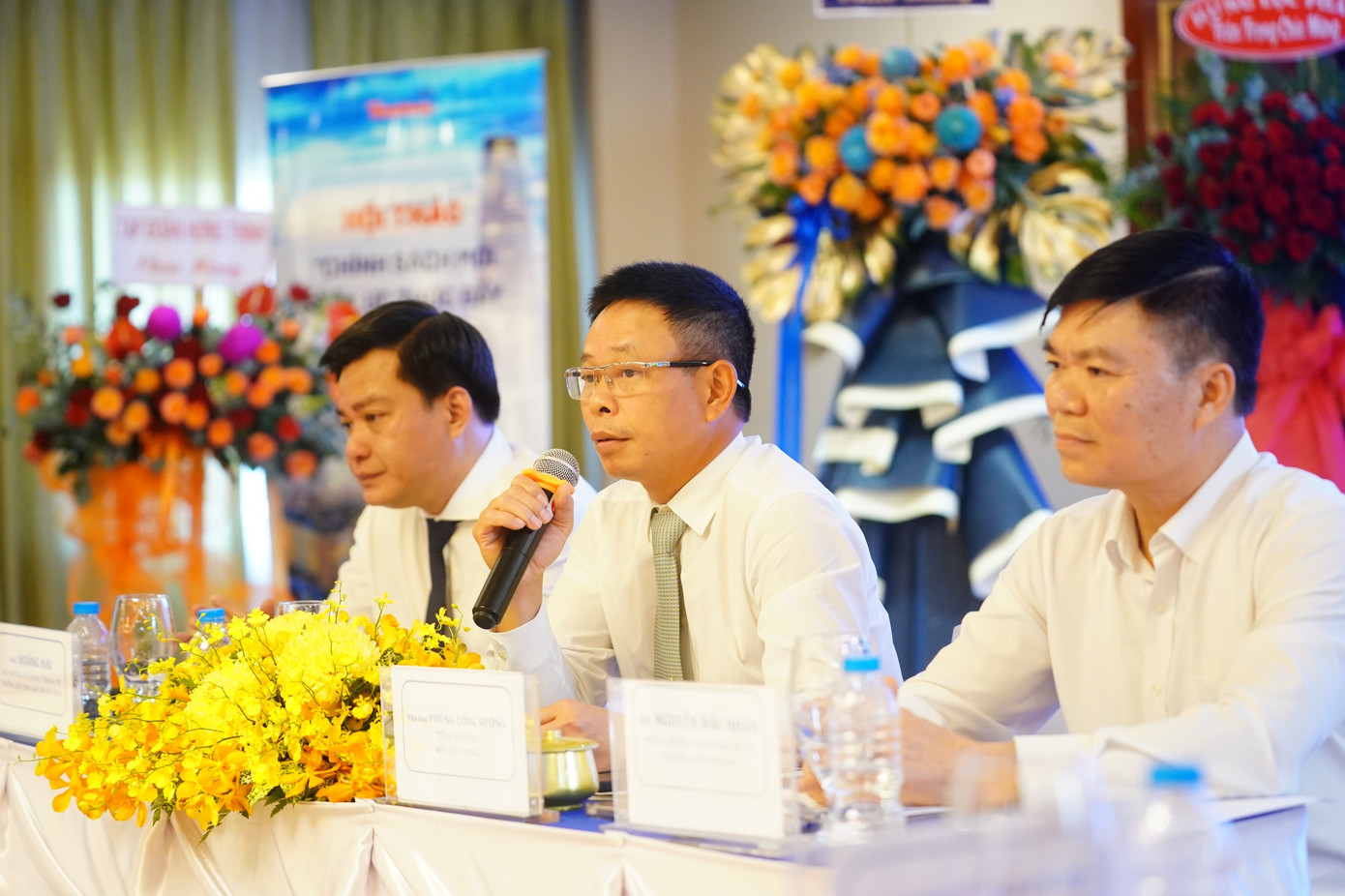 Nhiều vấn đề quan trọng đã được đưa ra thảo luận tại Hội thảo