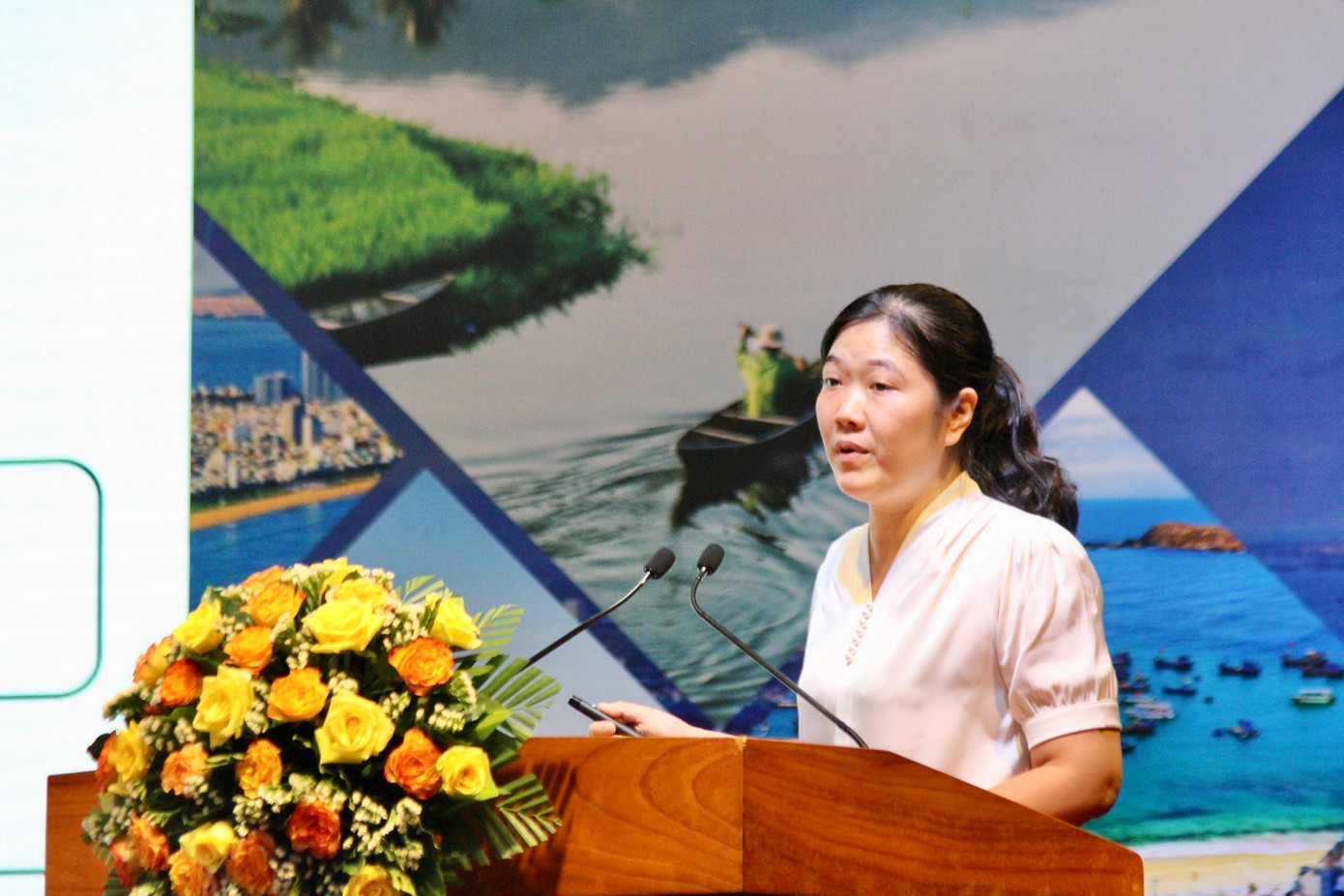 Bà Mai Thị Thanh Bình, đại diện Vụ Kinh tế số và Xã hội số (Bộ TT&TT) Bà Mai Thị Thanh Bình, đại diện Vụ Kinh tế số và Xã hội số (Bộ TT&TT)