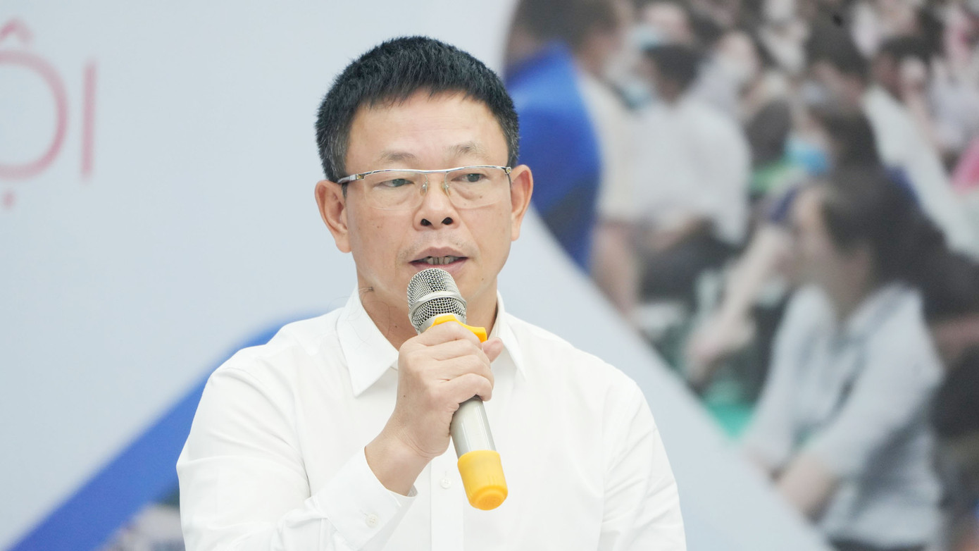 Nhà báo Phùng Công Sưởng - Phó Tổng Biên tập báo Tiền Phong Nhà báo Phùng Công Sưởng - Phó Tổng Biên tập báo Tiền Phong