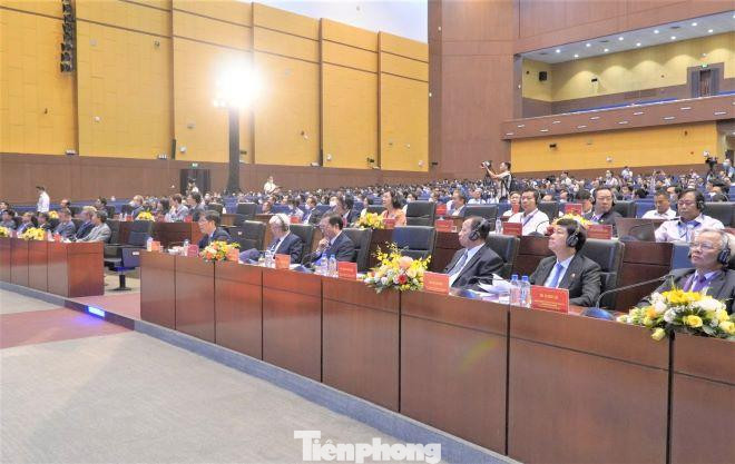 Các đại biểu tham dự Diễn đàn “Phục hồi sau đại dịch, chuyển đổi số và đổi mới sáng tạo thúc đẩy sự tăng trưởng trong cộng đồng”