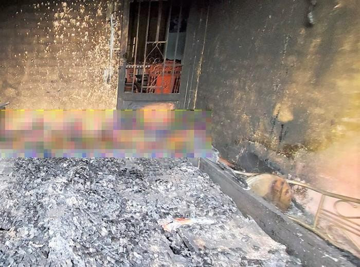 Hiện trường vụ hỏa hoạn làm 2 người tử vong trong phòng ngủ Hiện trường vụ hỏa hoạn làm 2 người tử vong trong phòng ngủ