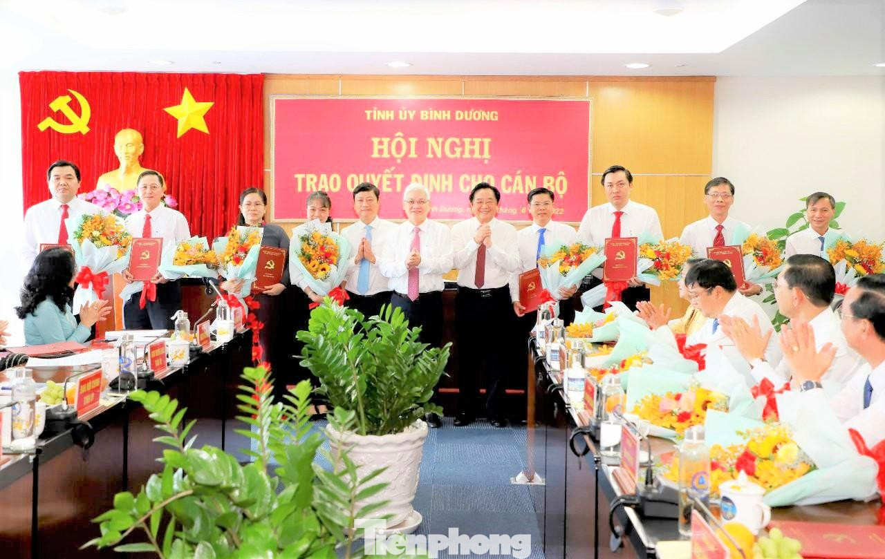 Hàng loạt cán bộ chủ chốt được bổ nhiệm Hàng loạt cán bộ chủ chốt được bổ nhiệm