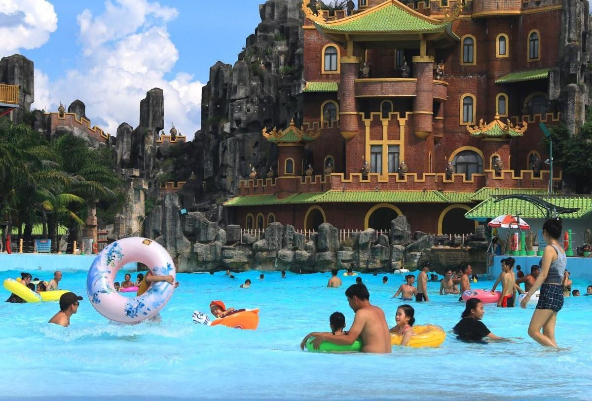 Biển nhân tạo trong Khu du lịch Đại Nam