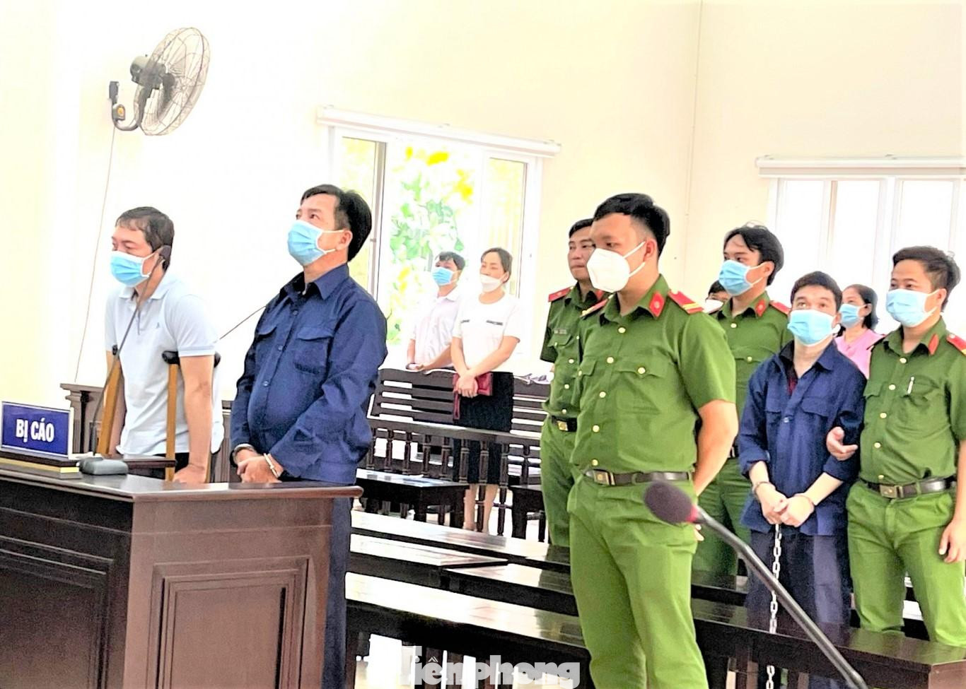 Các bị cáo tại phiên tòa