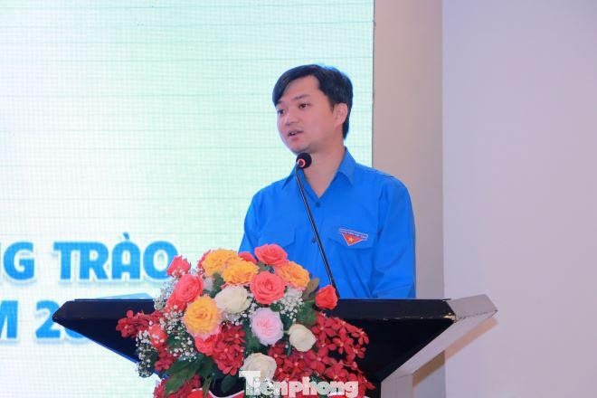 Bí thư Ban Chấp hành Trung ương Đoàn Nguyễn Minh Triết phát biểu tại buổi sơ kết