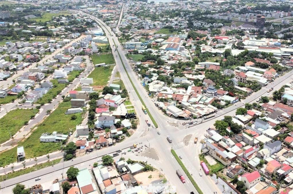 Bình Dương ưu tiên vốn, đẩy nhanh tiến độ các dự án giao thông liên kết vùng tạo sự đột phá phát triển kinh tế